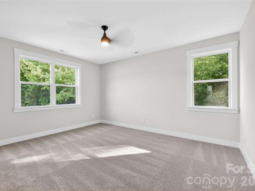 3883 12th Street, Hickory, NC 28601.  MLS# CAR4381107, YatesRealty ID 25170. 