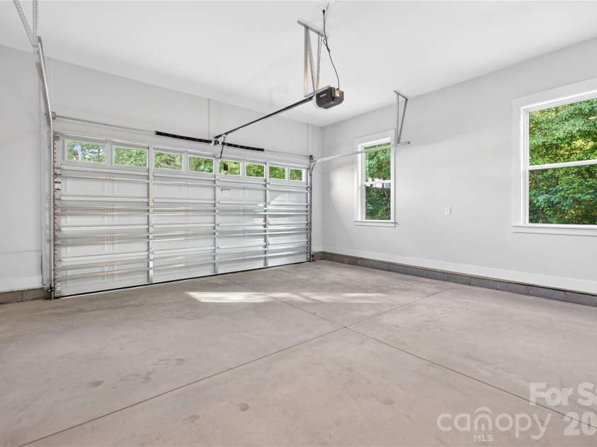 3883 12th Street, Hickory, NC 28601.  MLS# CAR4381107, YatesRealty ID 25170. 