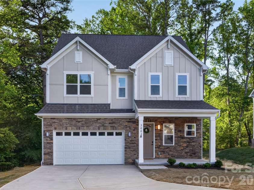 3883 12th Street, Hickory, NC 28601.  MLS# CAR4381107, YatesRealty ID 25170. 