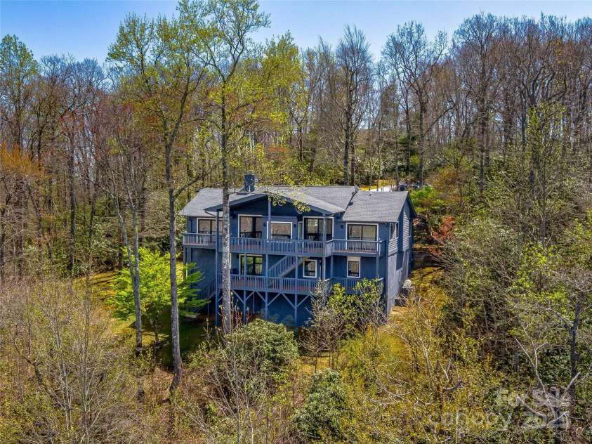80 Raven Rock Vista, Lake Toxaway, NC 28747.  MLS# CAR4280611, YatesRealty ID 25171. 