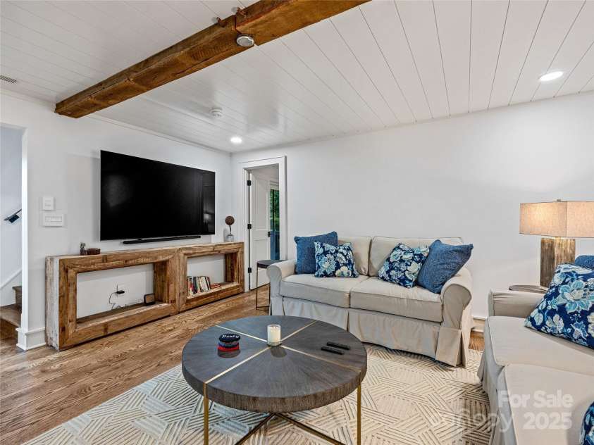 80 Raven Rock Vista, Lake Toxaway, NC 28747.  MLS# CAR4280611, YatesRealty ID 25171. 