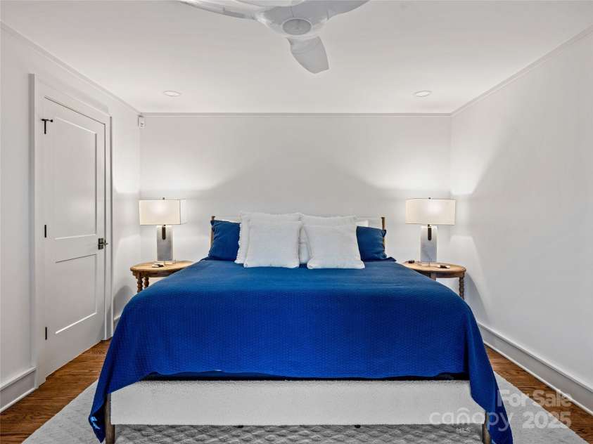 80 Raven Rock Vista, Lake Toxaway, NC 28747.  MLS# CAR4280611, YatesRealty ID 25171. 