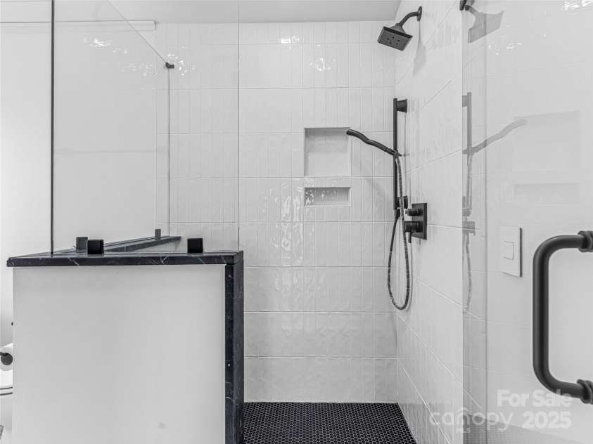 80 Raven Rock Vista, Lake Toxaway, NC 28747.  MLS# CAR4280611, YatesRealty ID 25171. 