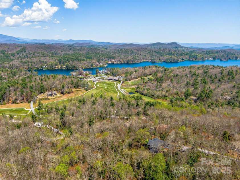 80 Raven Rock Vista, Lake Toxaway, NC 28747.  MLS# CAR4280611, YatesRealty ID 25171. 