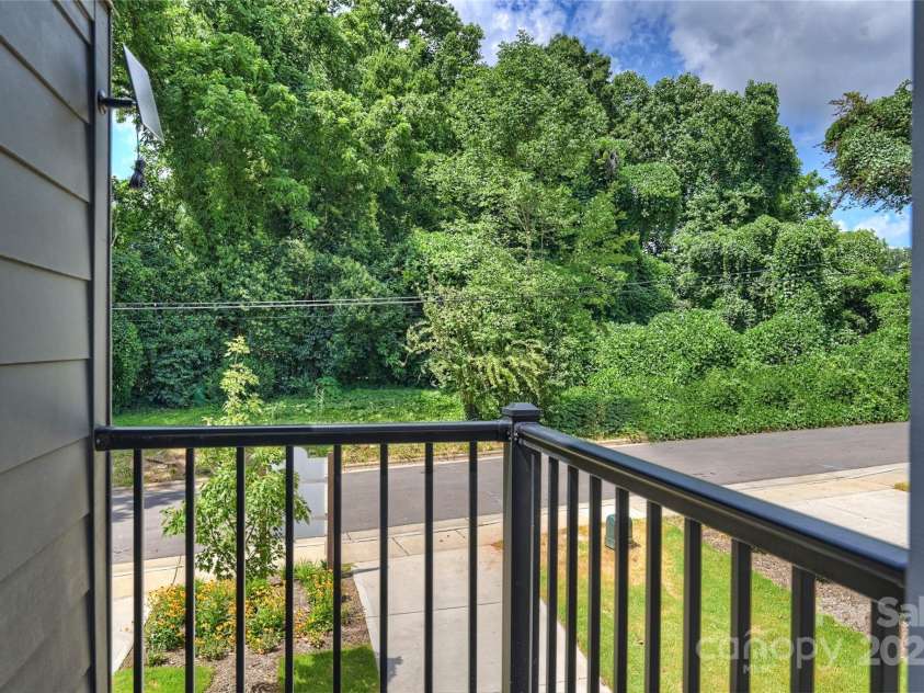 209 Coxe Avenue, Charlotte, NC 28208.  MLS# CAR4272004, YatesRealty ID 25172. 