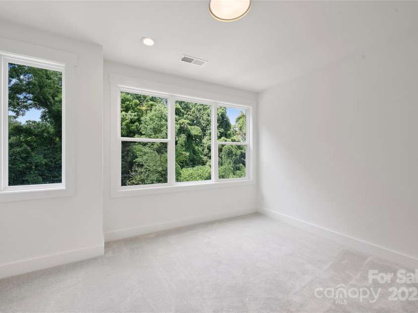 209 Coxe Avenue, Charlotte, NC 28208.  MLS# CAR4272004, YatesRealty ID 25172. 