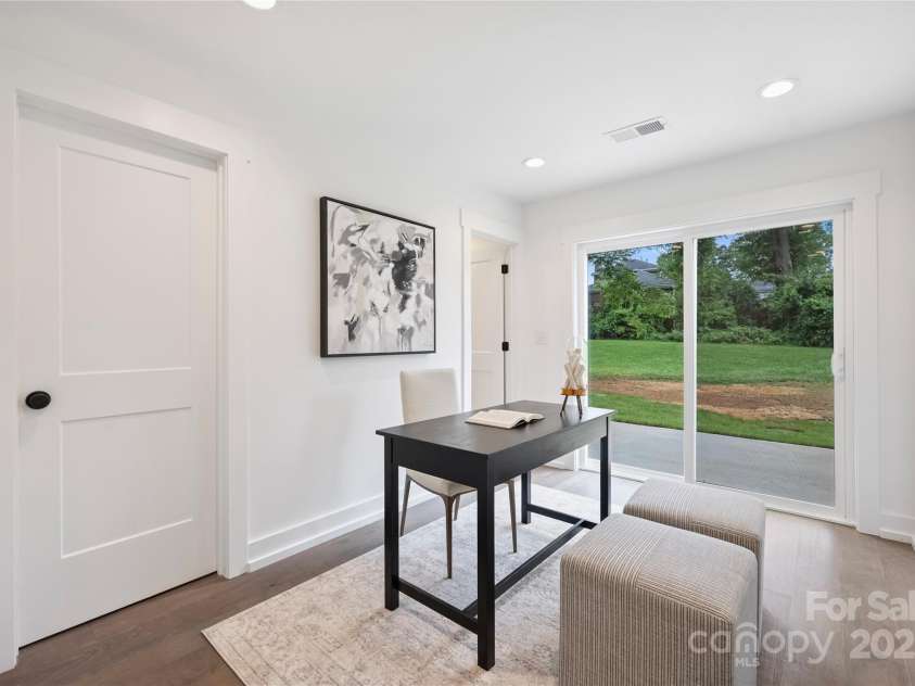 209 Coxe Avenue, Charlotte, NC 28208.  MLS# CAR4272004, YatesRealty ID 25172. 