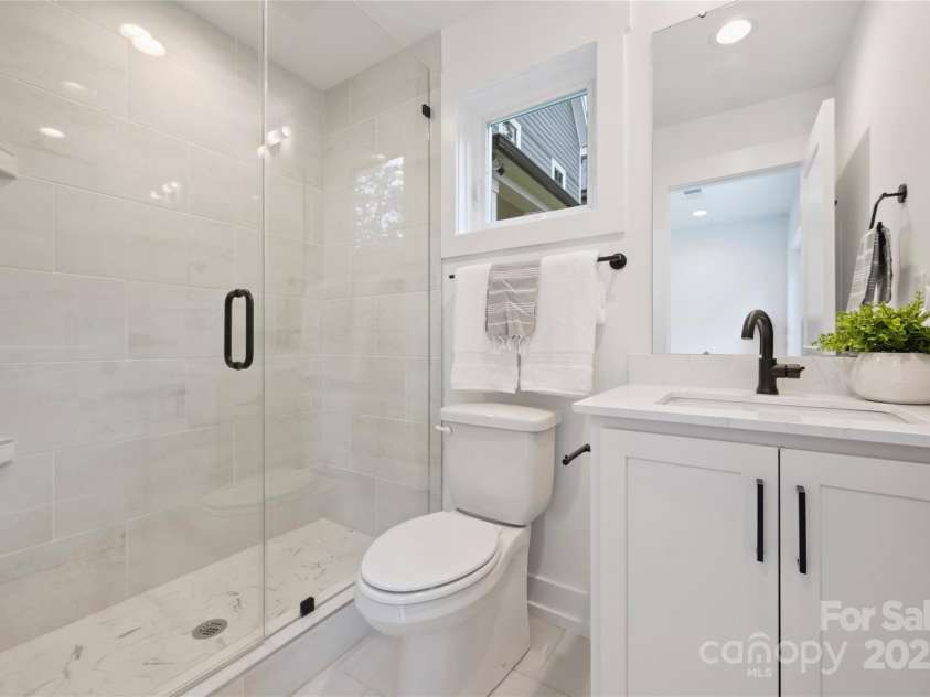 209 Coxe Avenue, Charlotte, NC 28208.  MLS# CAR4317476, YatesRealty ID 25172. 