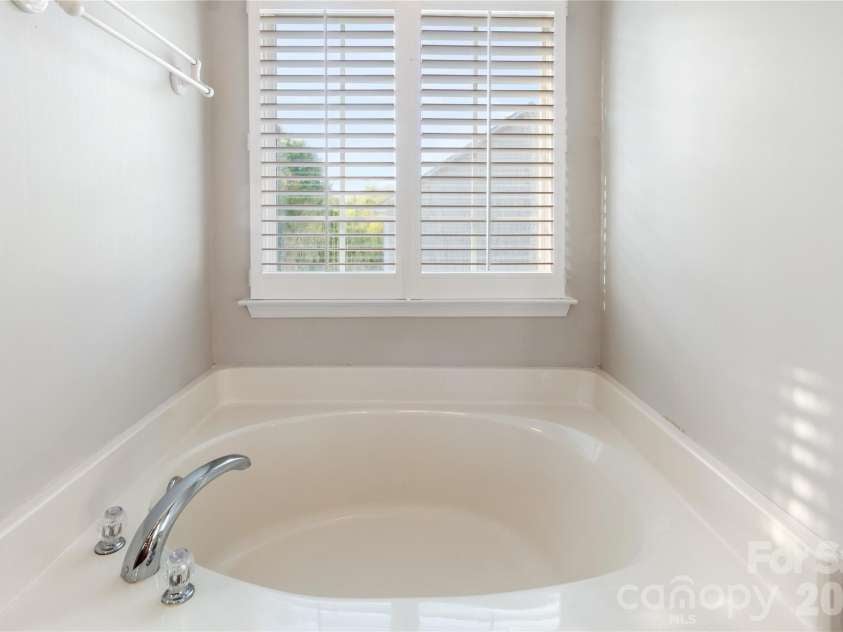 317 Ashton Bluff Circle, Mount Holly, NC 28120.  MLS# CAR4353434, YatesRealty ID 25172. 