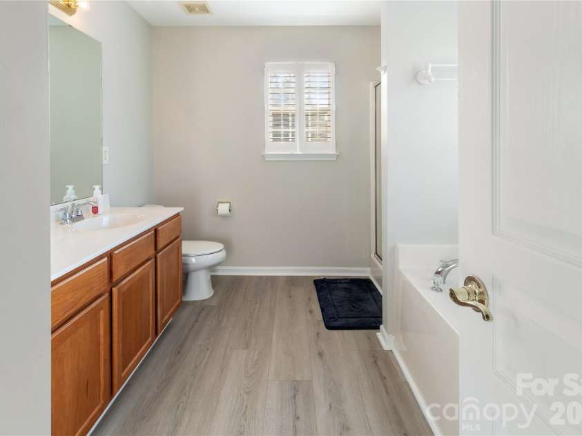 317 Ashton Bluff Circle, Mount Holly, NC 28120.  MLS# CAR4353434, YatesRealty ID 25172. 