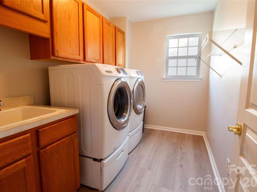317 Ashton Bluff Circle, Mount Holly, NC 28120.  MLS# CAR4353434, YatesRealty ID 25172. 