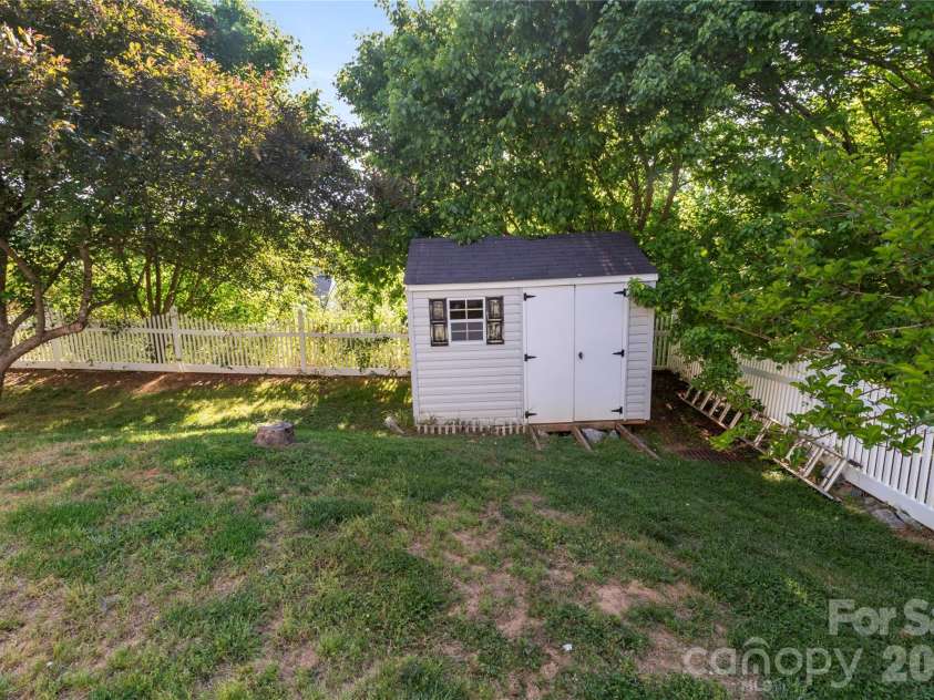 317 Ashton Bluff Circle, Mount Holly, NC 28120.  MLS# CAR4353434, YatesRealty ID 25172. 