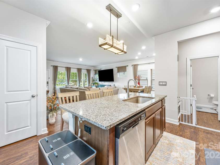 11965 Hambright Road, Huntersville, NC 28078.  MLS# CAR4293527, YatesRealty ID 25174. 