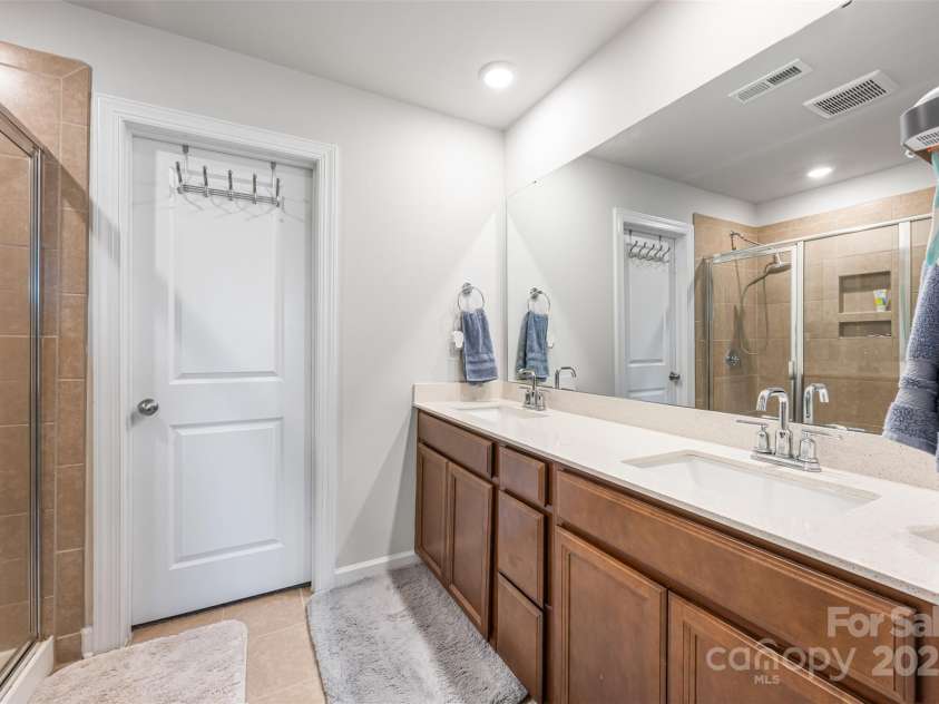 11965 Hambright Road, Huntersville, NC 28078.  MLS# CAR4293527, YatesRealty ID 25174. 