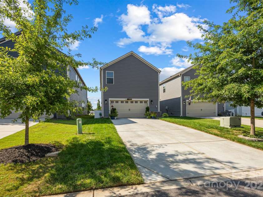 11965 Hambright Road, Huntersville, NC 28078.  MLS# CAR4293527, YatesRealty ID 25174. 