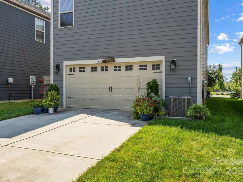 11965 Hambright Road, Huntersville, NC 28078.  MLS# CAR4293527, YatesRealty ID 25174. 