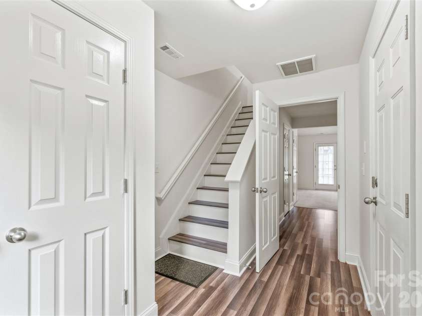 1707 Kashmir White Lane, Fort Mill, SC 29708.  MLS# CAR4382077, YatesRealty ID 25174. 