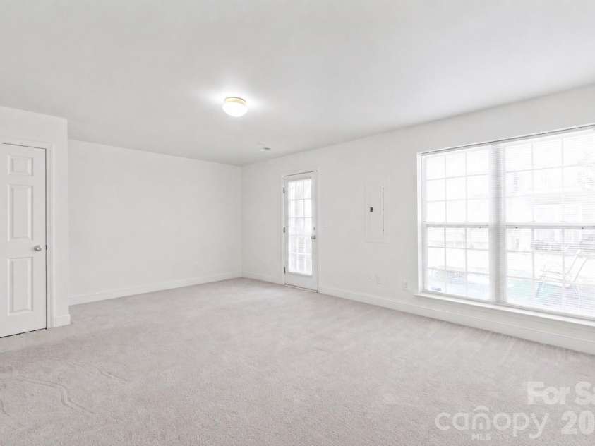 1707 Kashmir White Lane, Fort Mill, SC 29708.  MLS# CAR4382077, YatesRealty ID 25174. 
