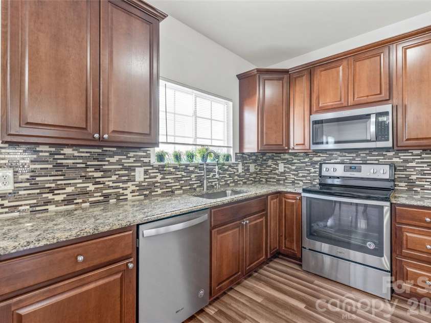 1707 Kashmir White Lane, Fort Mill, SC 29708.  MLS# CAR4382077, YatesRealty ID 25174. 