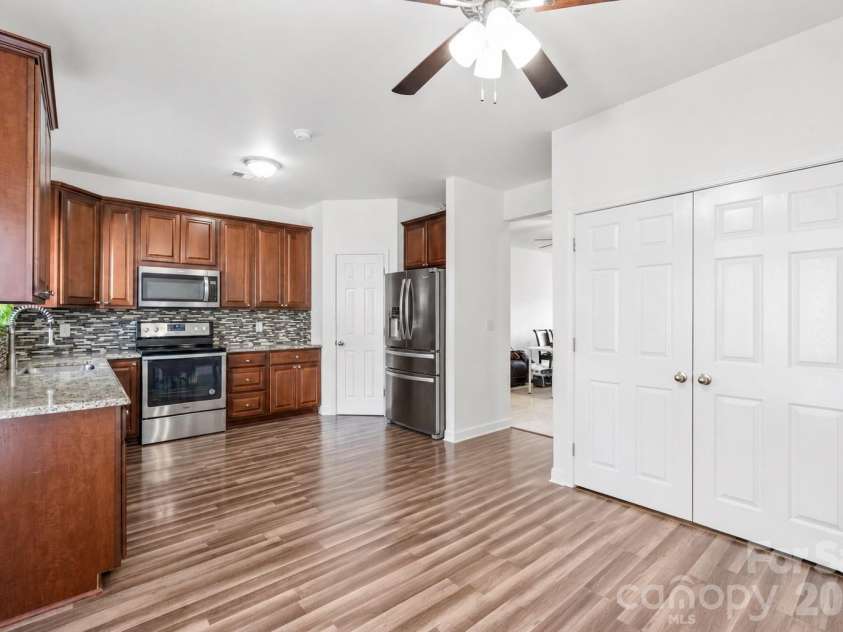 1707 Kashmir White Lane, Fort Mill, SC 29708.  MLS# CAR4382077, YatesRealty ID 25174. 