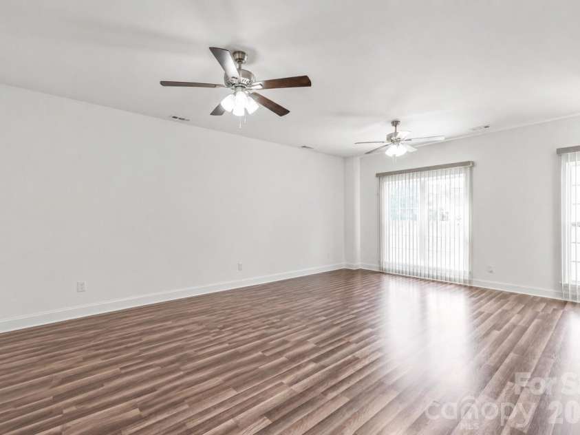 1707 Kashmir White Lane, Fort Mill, SC 29708.  MLS# CAR4382077, YatesRealty ID 25174. 