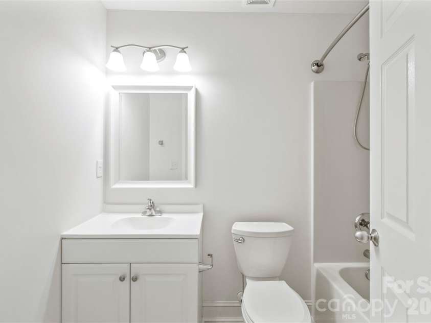 1707 Kashmir White Lane, Fort Mill, SC 29708.  MLS# CAR4382077, YatesRealty ID 25174. 
