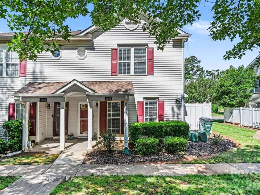 2635 Meadow Knoll Drive, Charlotte, NC 28269.  MLS# CAR4380995, YatesRealty ID 25176. 