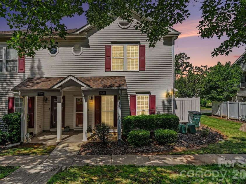 2635 Meadow Knoll Drive, Charlotte, NC 28269.  MLS# CAR4380995, YatesRealty ID 25176. 