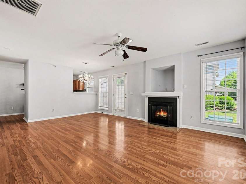 2635 Meadow Knoll Drive, Charlotte, NC 28269.  MLS# CAR4380995, YatesRealty ID 25176. 