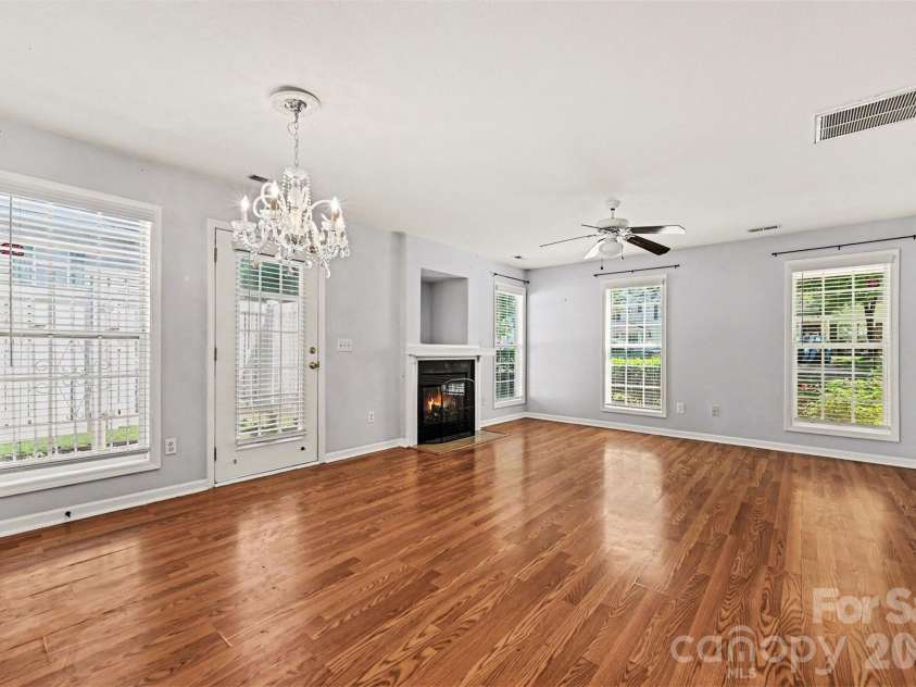 2635 Meadow Knoll Drive, Charlotte, NC 28269.  MLS# CAR4380995, YatesRealty ID 25176. 