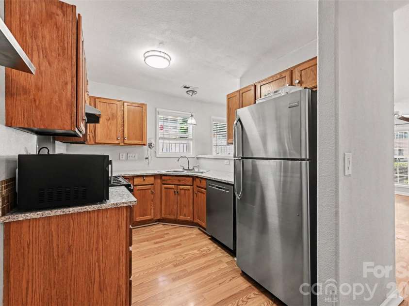 2635 Meadow Knoll Drive, Charlotte, NC 28269.  MLS# CAR4380995, YatesRealty ID 25176. 