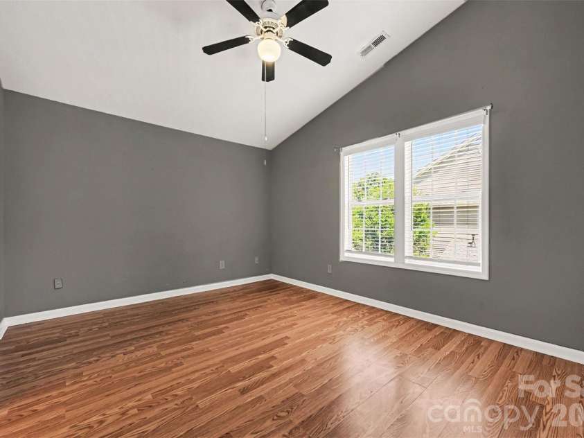 2635 Meadow Knoll Drive, Charlotte, NC 28269.  MLS# CAR4380995, YatesRealty ID 25176. 