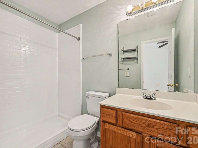 2635 Meadow Knoll Drive, Charlotte, NC 28269.  MLS# CAR4380995, YatesRealty ID 25176. 