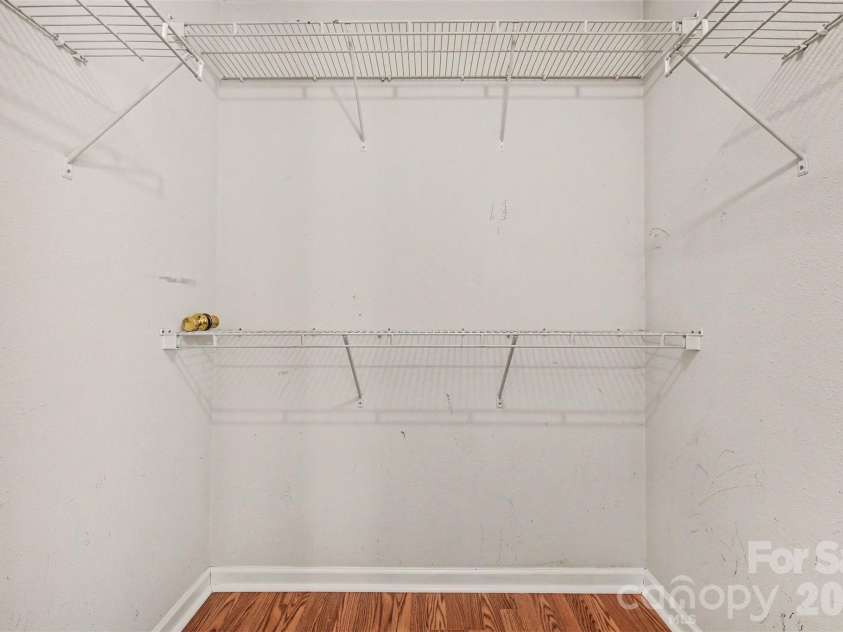 2635 Meadow Knoll Drive, Charlotte, NC 28269.  MLS# CAR4380995, YatesRealty ID 25176. 
