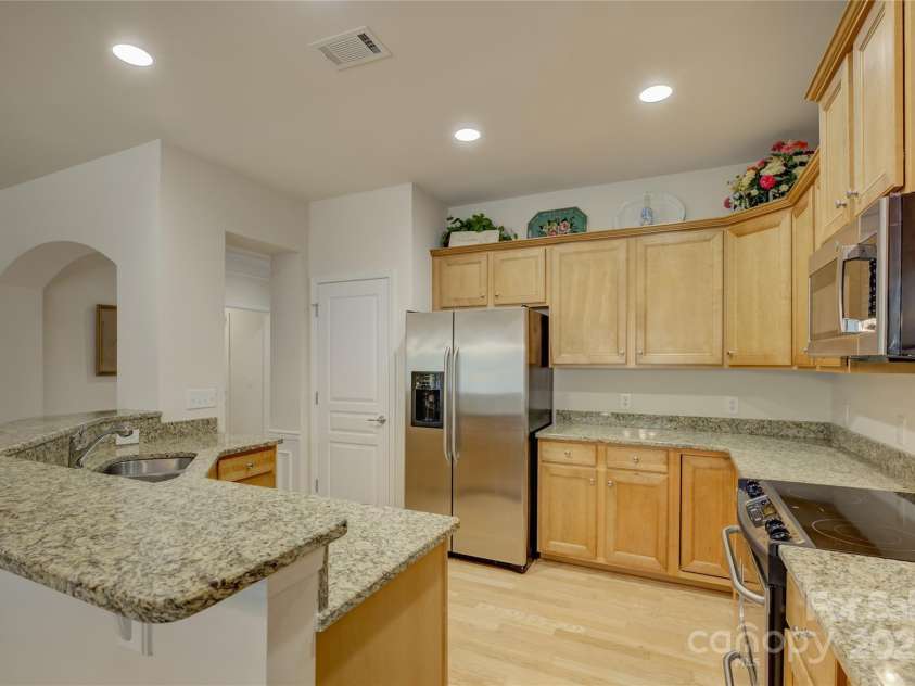 4004 Twiddy Street, Fort Mill, SC 29707.  MLS# CAR4279197, YatesRealty ID 25176. 