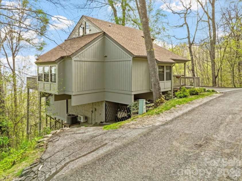 49 Slickrock Ridge Way, Burnsville, NC 28714.  MLS# CAR4367218, YatesRealty ID 25177. 