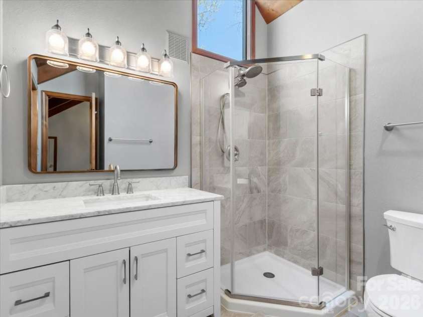 49 Slickrock Ridge Way, Burnsville, NC 28714.  MLS# CAR4367218, YatesRealty ID 25177. Upper level with full-bath