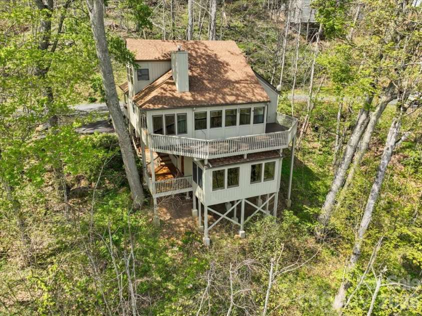 49 Slickrock Ridge Way, Burnsville, NC 28714.  MLS# CAR4367218, YatesRealty ID 25177. Welcome Home!