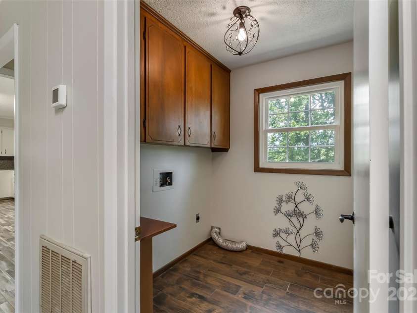 107 Dale Circle, Morganton, NC 28655.  MLS# CAR4280620, YatesRealty ID 25178. 