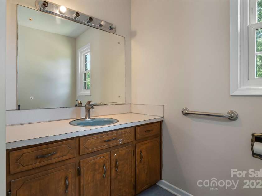 107 Dale Circle, Morganton, NC 28655.  MLS# CAR4280620, YatesRealty ID 25178. 