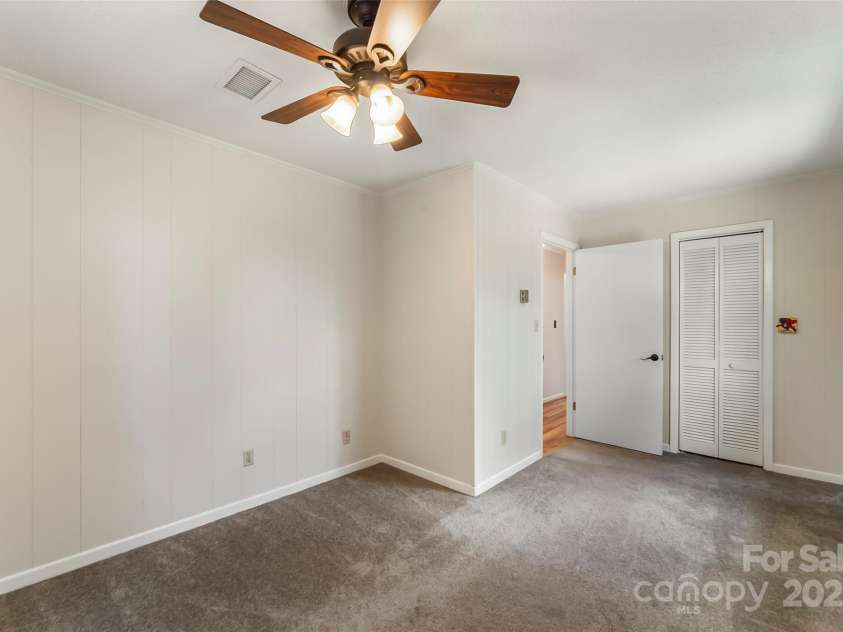107 Dale Circle, Morganton, NC 28655.  MLS# CAR4280620, YatesRealty ID 25178. 