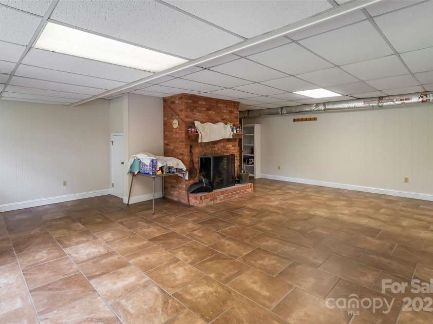 107 Dale Circle, Morganton, NC 28655.  MLS# CAR4280620, YatesRealty ID 25178. 