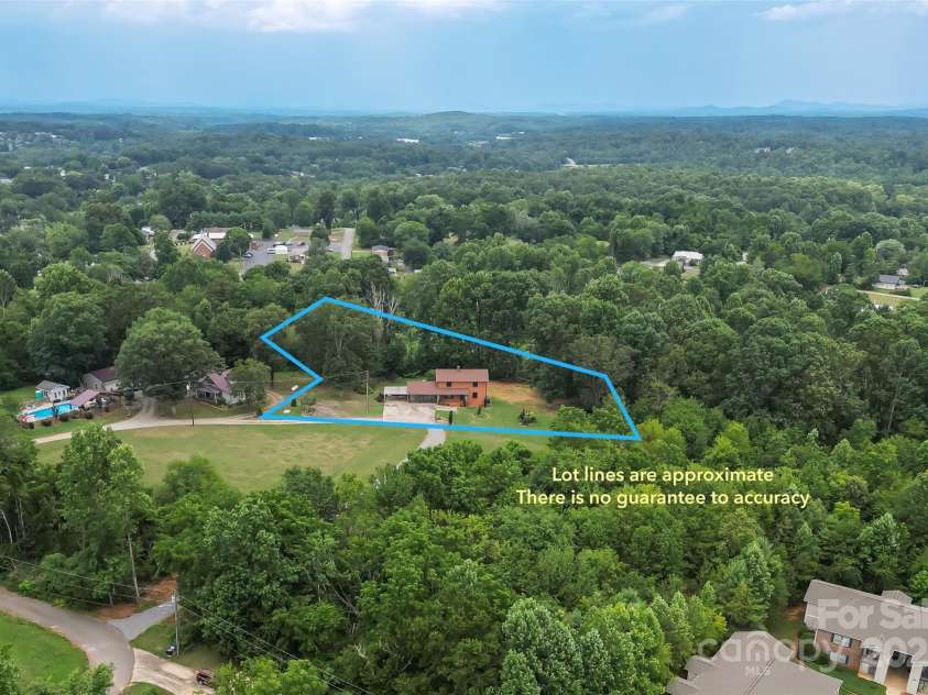 107 Dale Circle, Morganton, NC 28655.  MLS# CAR4280620, YatesRealty ID 25178. 