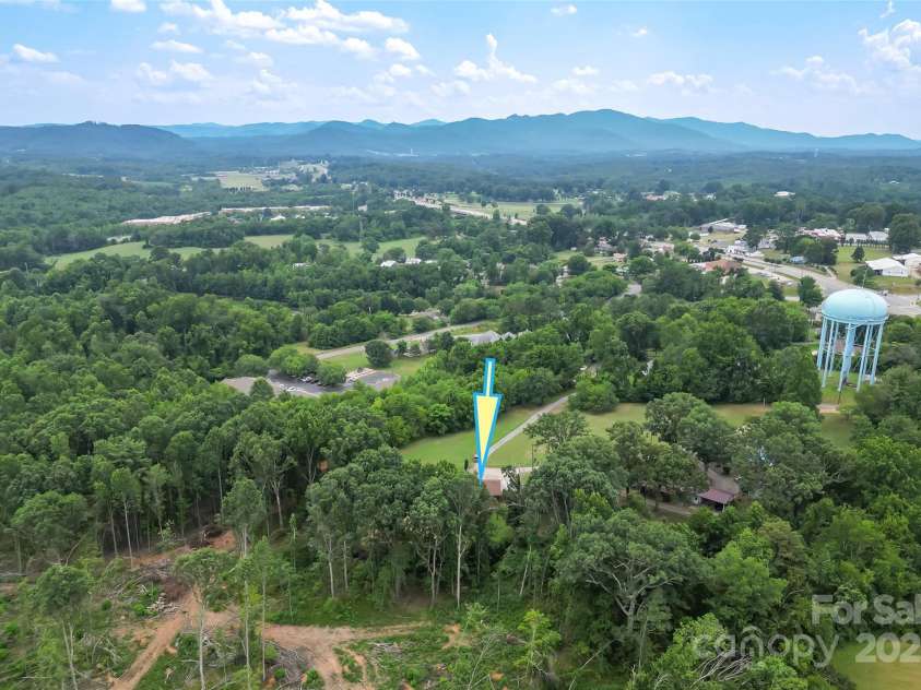 107 Dale Circle, Morganton, NC 28655.  MLS# CAR4280620, YatesRealty ID 25178. 
