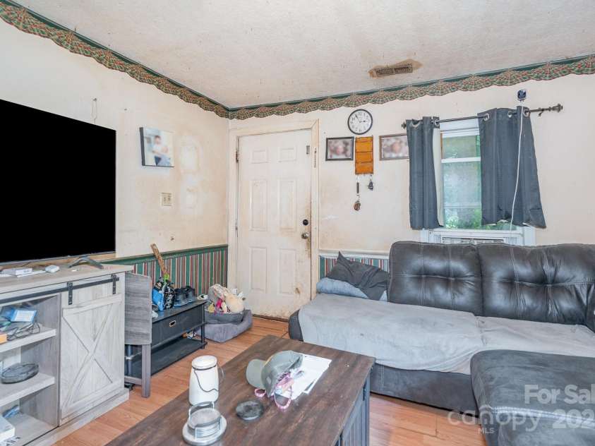 1477 Flat Creek Road, Lancaster, SC 29720.  MLS# CAR4280233, YatesRealty ID 25179. 