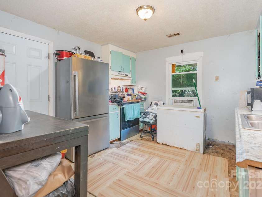 1477 Flat Creek Road, Lancaster, SC 29720.  MLS# CAR4280233, YatesRealty ID 25179. 