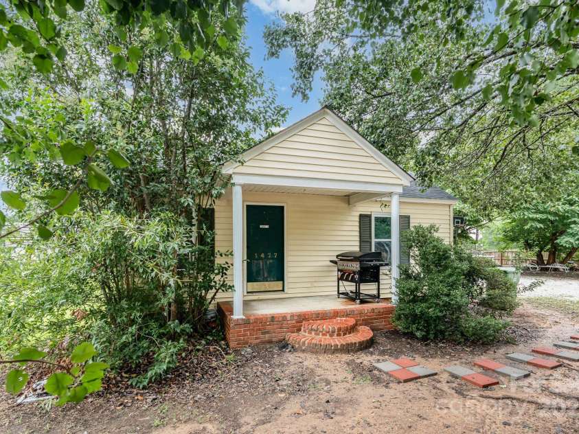 1477 Flat Creek Road, Lancaster, SC 29720.  MLS# CAR4280233, YatesRealty ID 25179. 