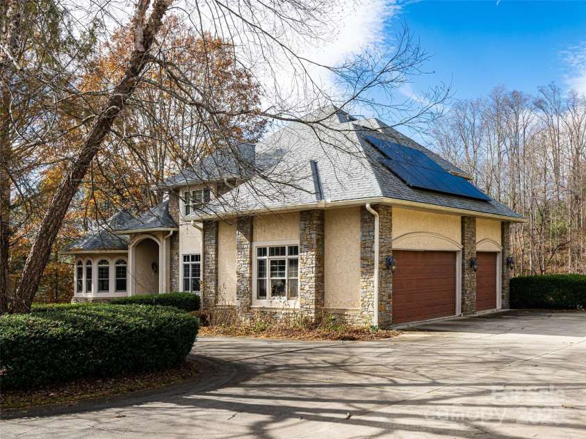 10 Walnut Lane, Fletcher, NC 28732.  MLS# CAR4333639, YatesRealty ID 2518. 