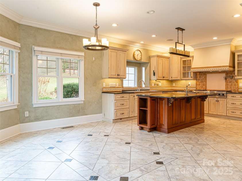 10 Walnut Lane, Fletcher, NC 28732.  MLS# CAR4333639, YatesRealty ID 2518. 