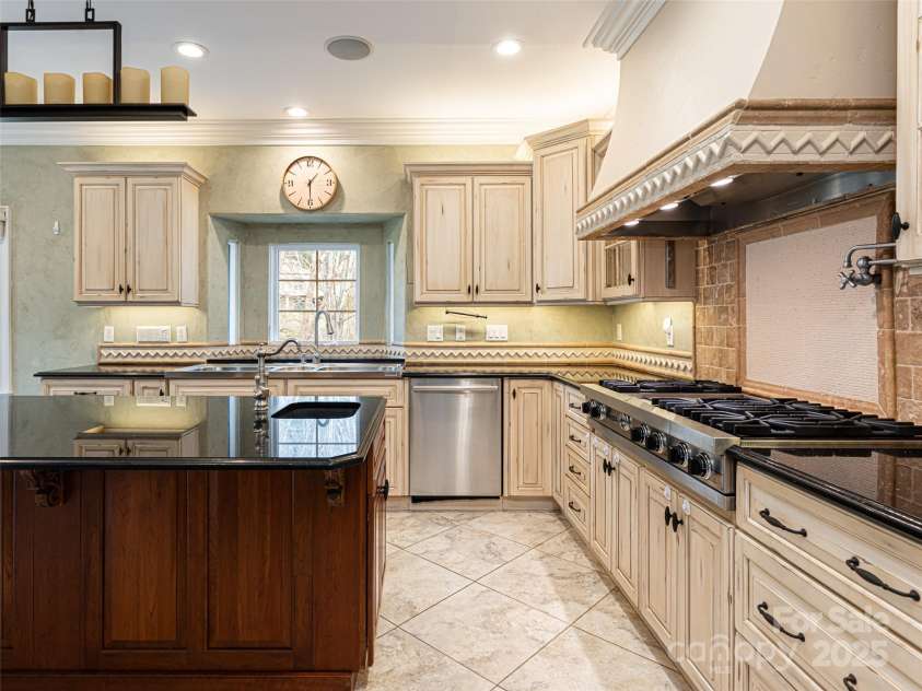 10 Walnut Lane, Fletcher, NC 28732.  MLS# CAR4333639, YatesRealty ID 2518. 